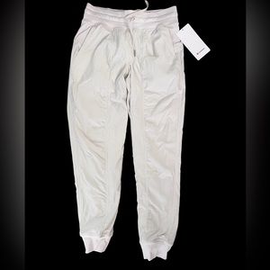 NWT lulu dance studio Jogger + water bottle